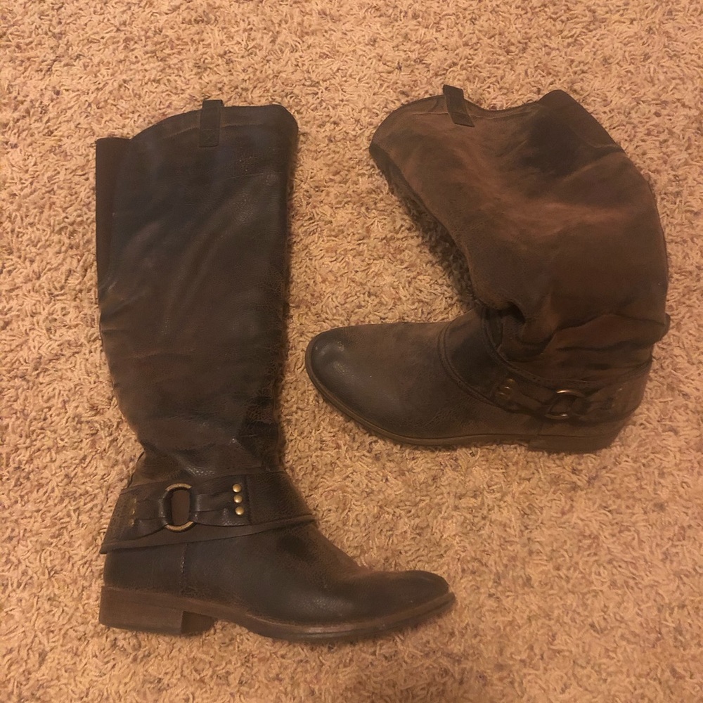 Brown boots